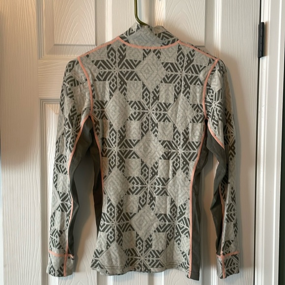 Kari Traa Green and Pink Patterned Pullover Base layer - Picture 2 of 8